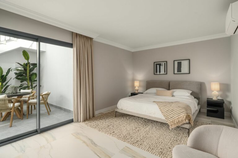 428030f35b7c554e8fdb841a6988fa17 - 8