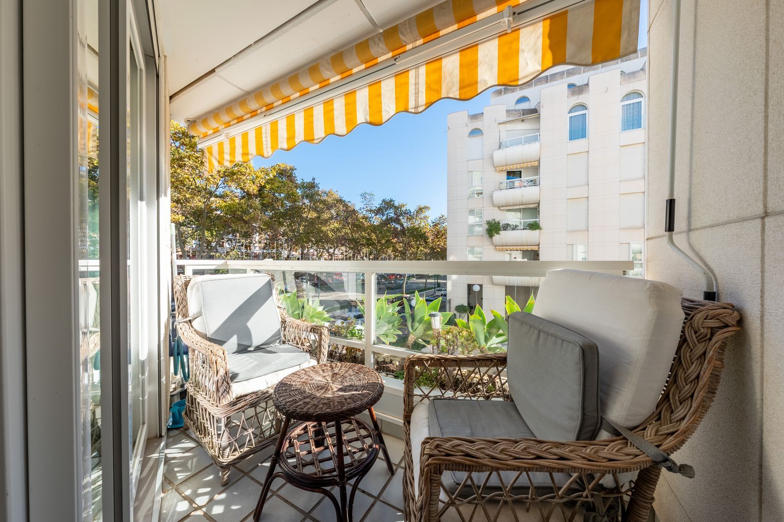 42ee041d71bb7d7a376d1710065d7ac0 - 3