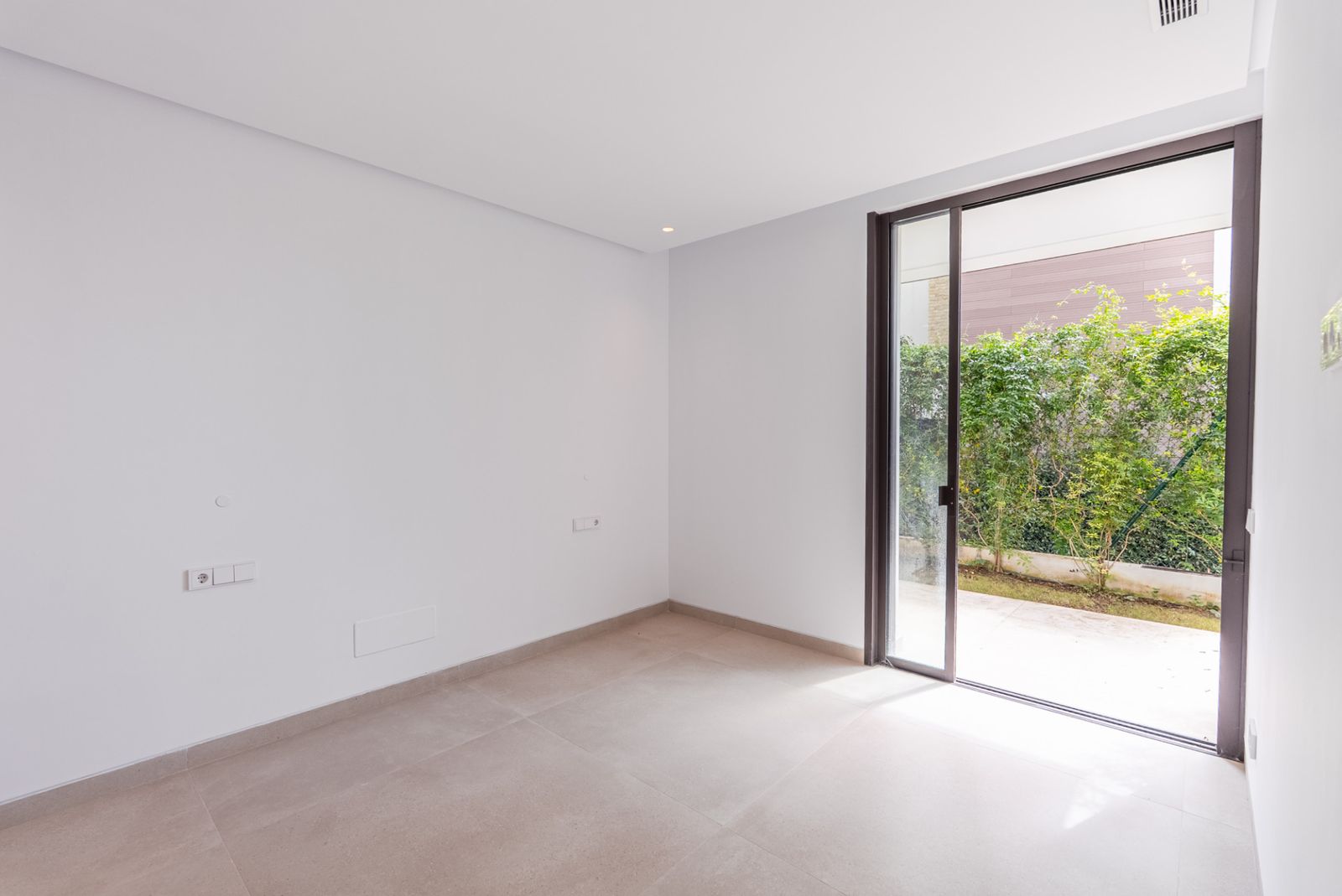 45961f0f373679d3374eb7d7772e3350 - 12