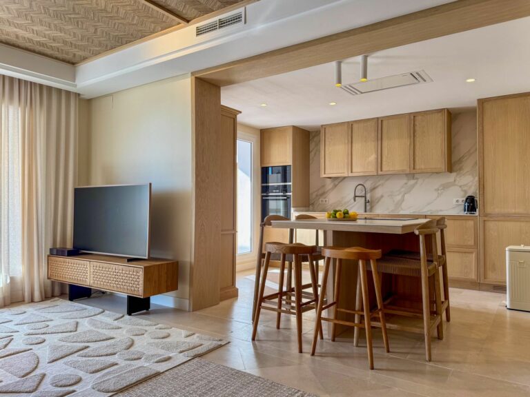 46160ce9d3f8f8a7ba3568667f72a12a - 1