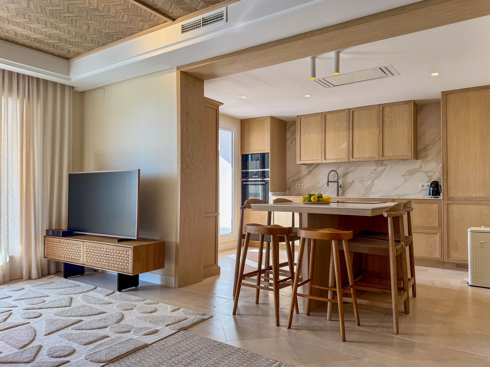 46160ce9d3f8f8a7ba3568667f72a12a - 1