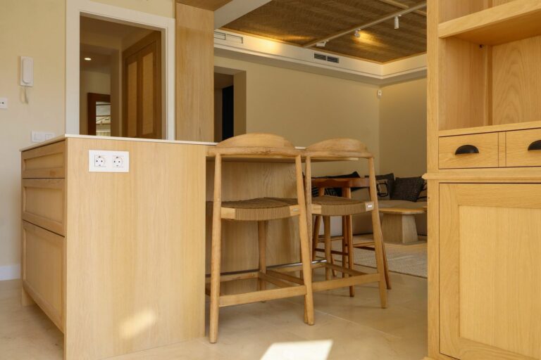 46160ce9d3f8f8a7ba3568667f72a12a - 12