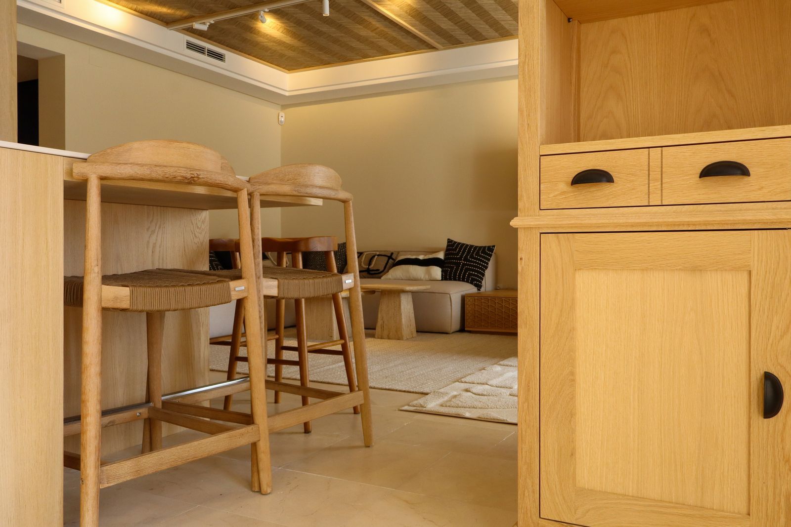 46160ce9d3f8f8a7ba3568667f72a12a - 13