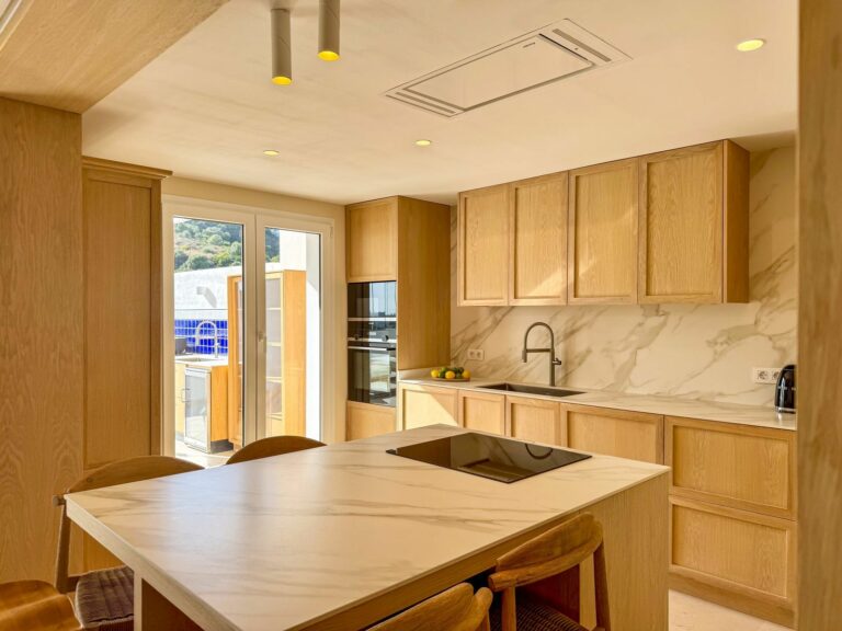 46160ce9d3f8f8a7ba3568667f72a12a - 4