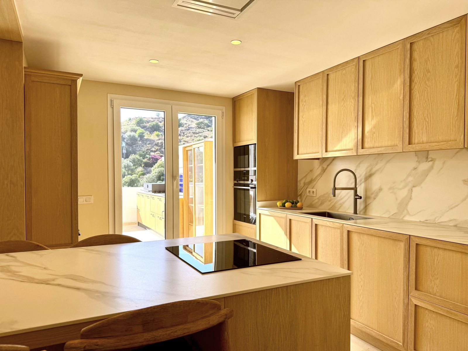 46160ce9d3f8f8a7ba3568667f72a12a - 5