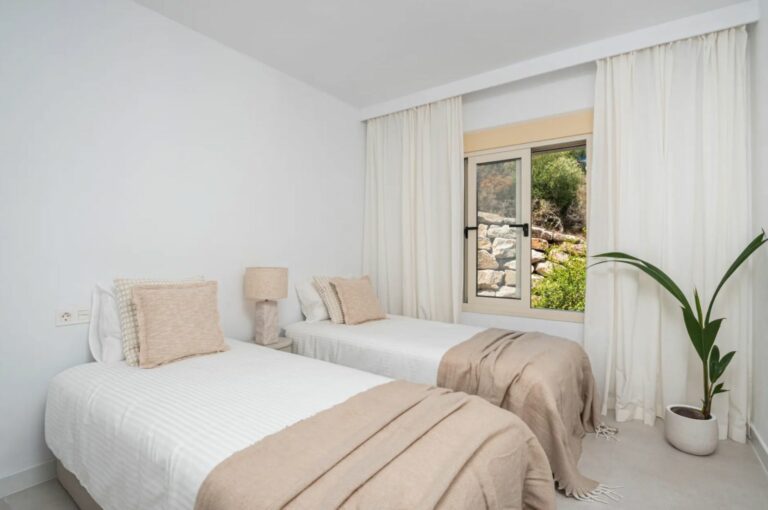 46e14a1e5f185af9b88e02fa7a6222ee - 13