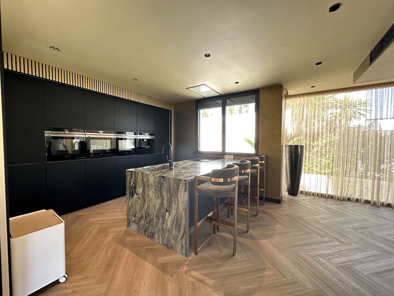 4b591f872246379d2fdfaa7710c282af - 13