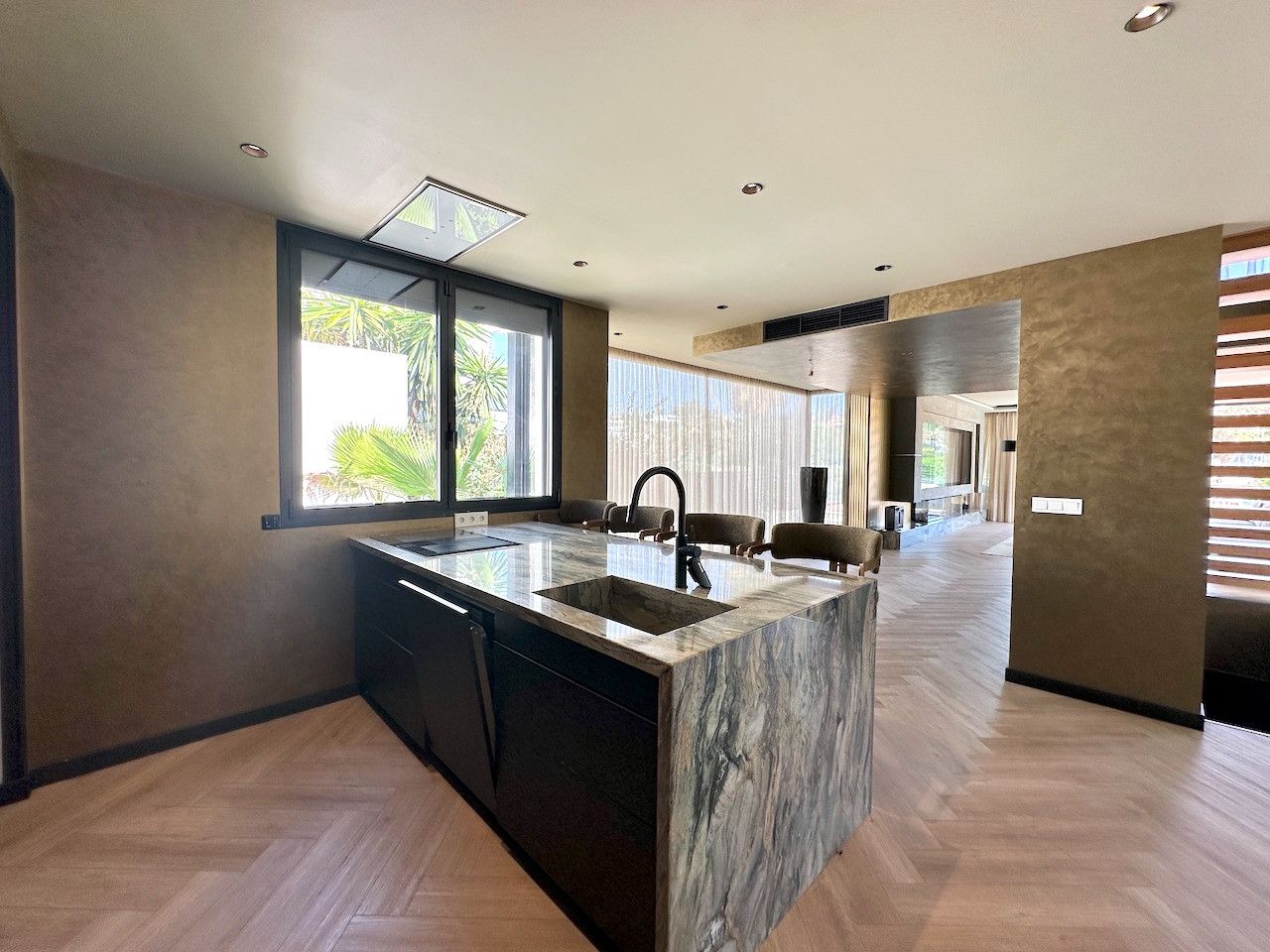 4b591f872246379d2fdfaa7710c282af - 15