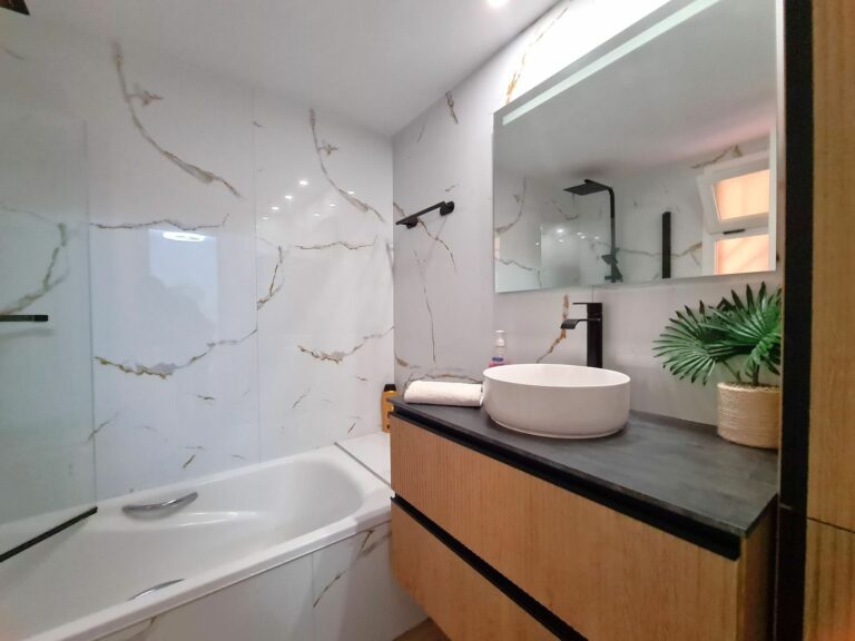 4b796c221a4f1980793890938e30fc73 - 5