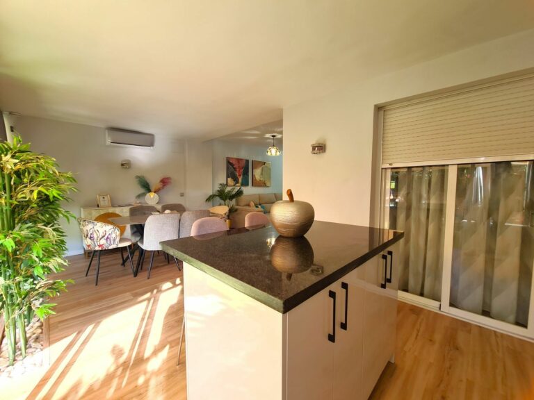 4b796c221a4f1980793890938e30fc73 - 9