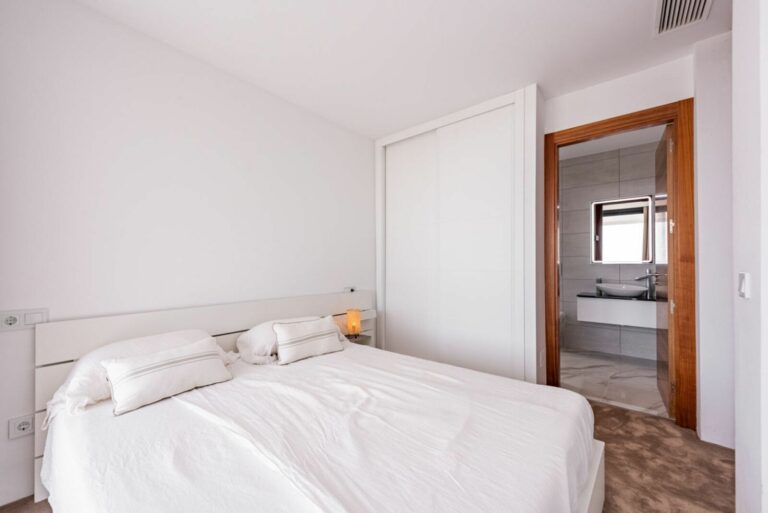 4b9594d1f40737fddcac210e38a9876f - 14