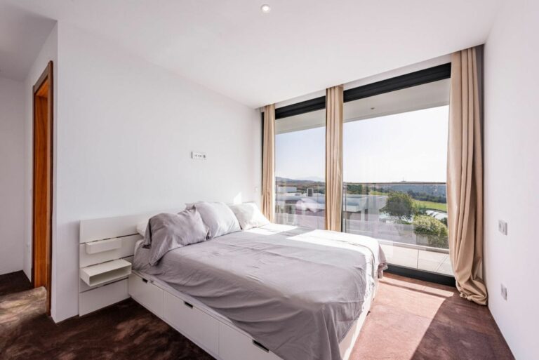 4b9594d1f40737fddcac210e38a9876f - 4