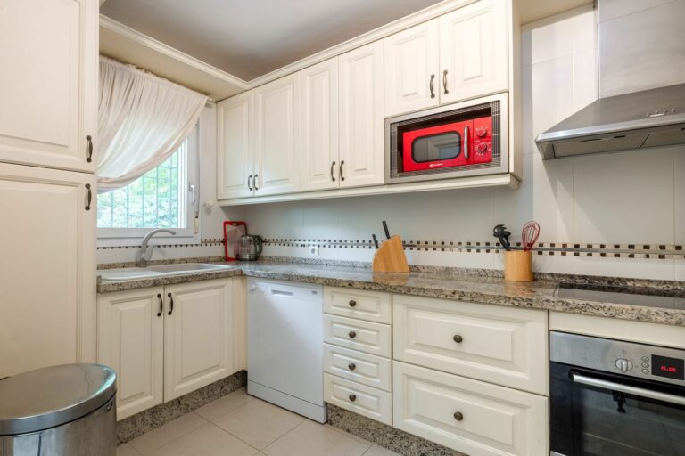 4de3887d7cc9b8e72ab418dbf297265e - 13