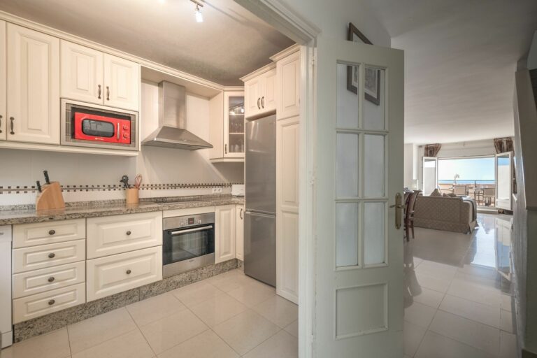 4de3887d7cc9b8e72ab418dbf297265e - 8