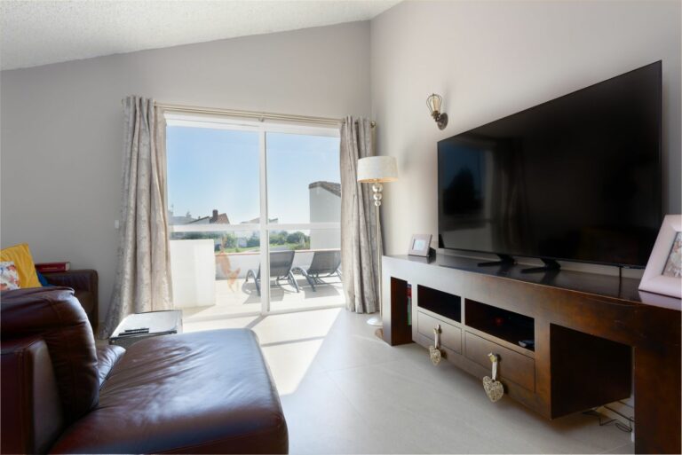 501f7179782dc34c626e8d95f2676a5c - 15