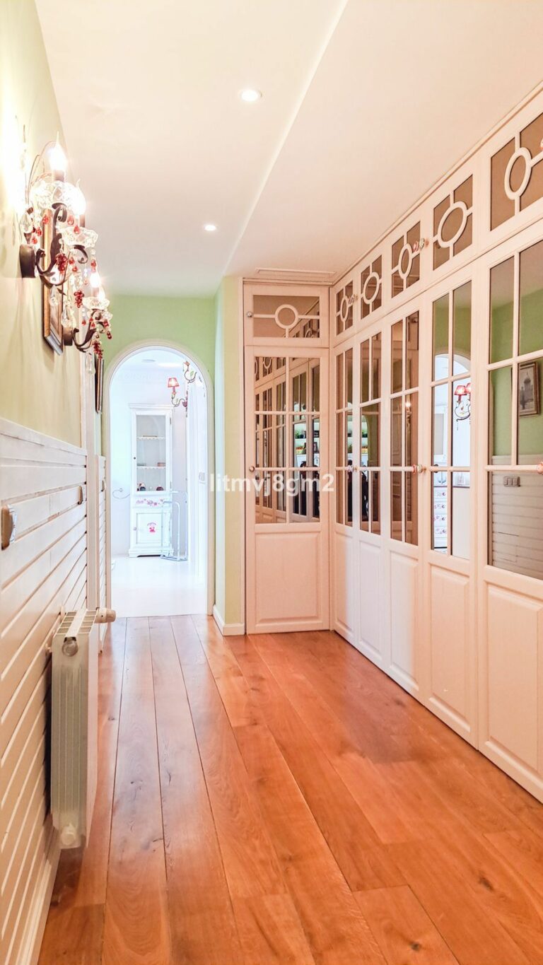 50df1ddbc8977d5a75782f57610265de - 12