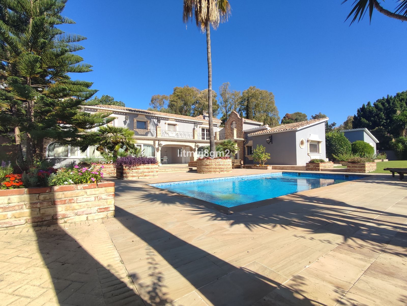 50df1ddbc8977d5a75782f57610265de - 4