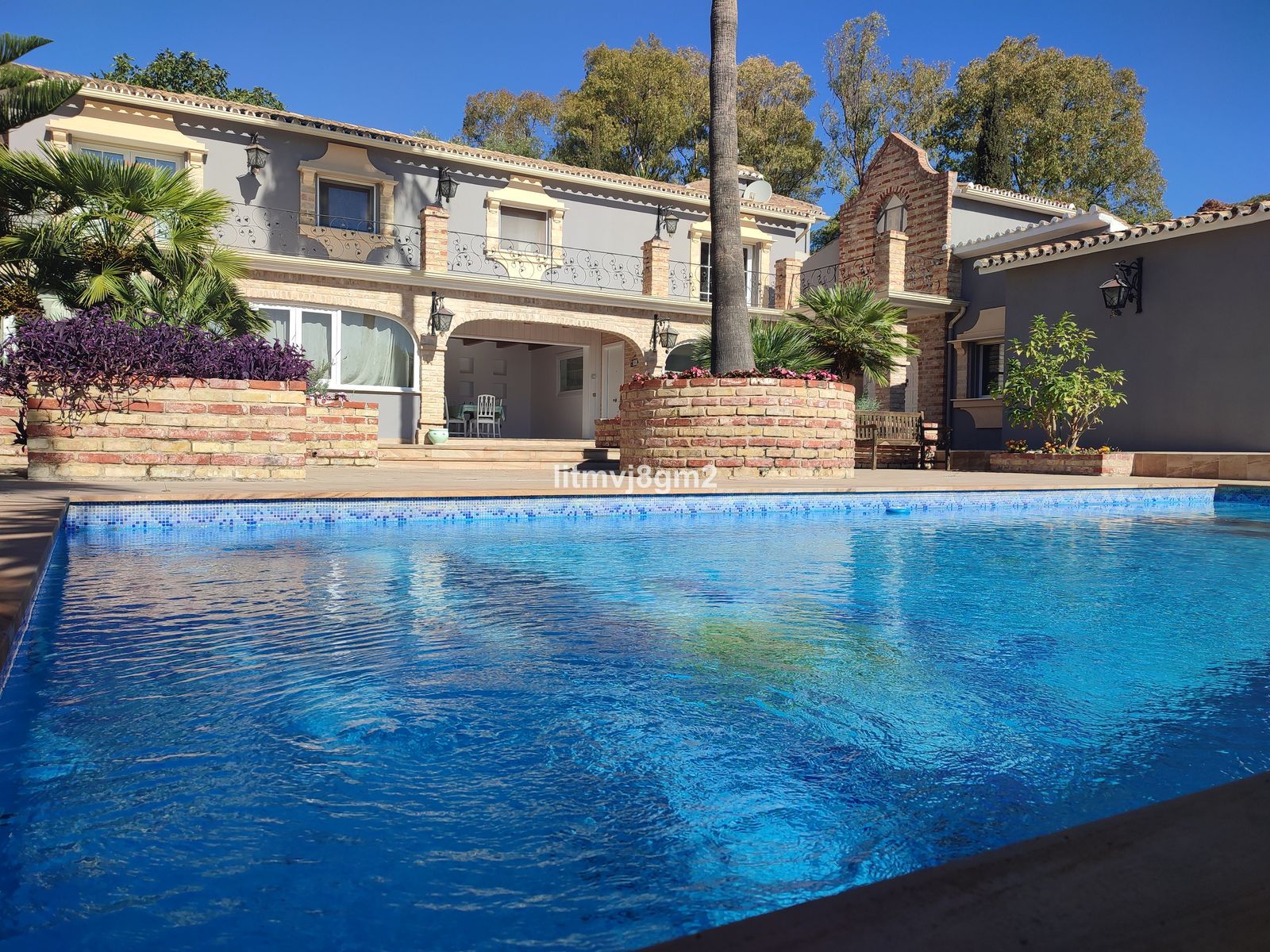 50df1ddbc8977d5a75782f57610265de - 5