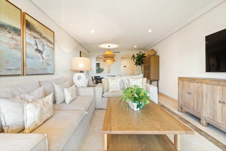 51f5eee897ec4fba0134441cabe8378f - 10