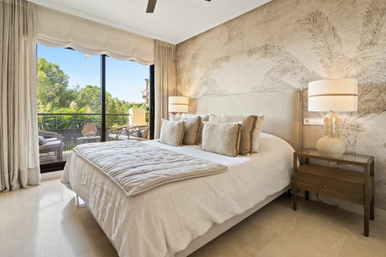 51f5eee897ec4fba0134441cabe8378f - 14