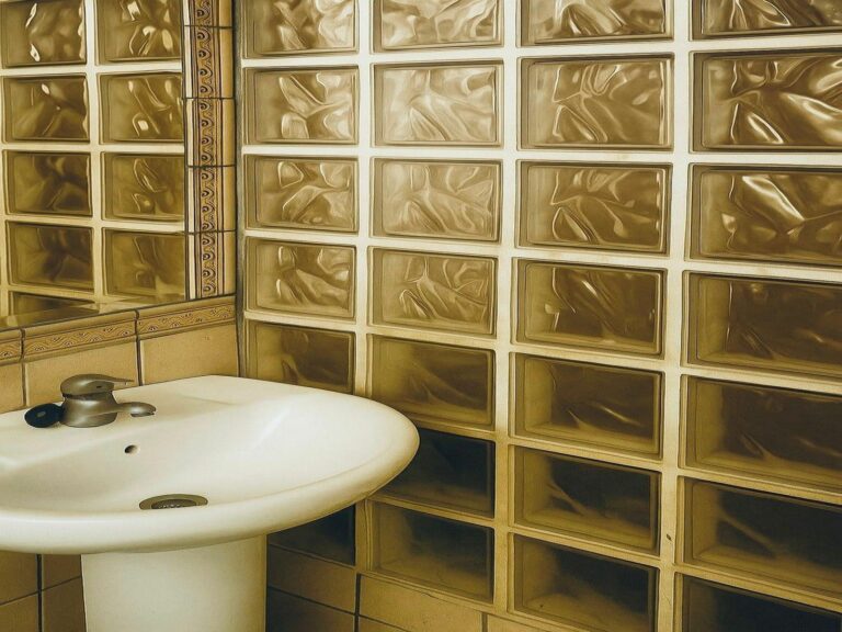 52a3036caaf39646cc60f200e5b3f47d - 14