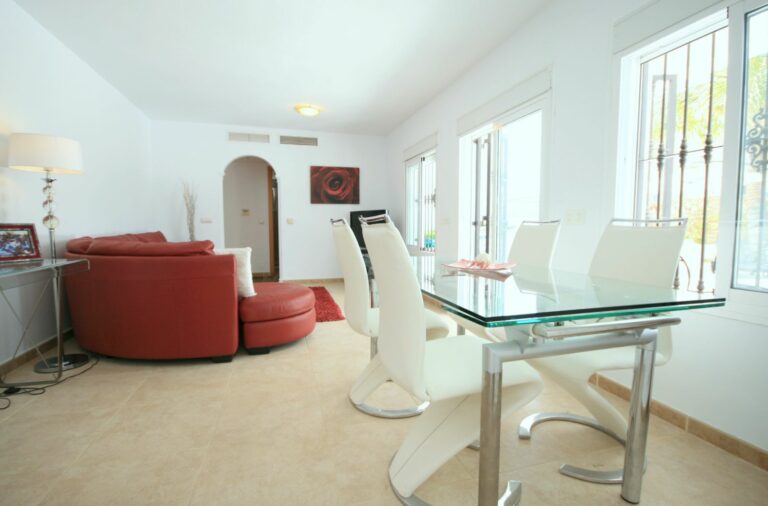 52c8edd0066a86fc825f9f00e5fb229a - 16