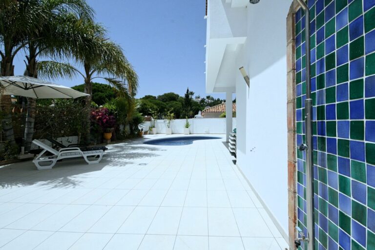 52c8edd0066a86fc825f9f00e5fb229a - 4