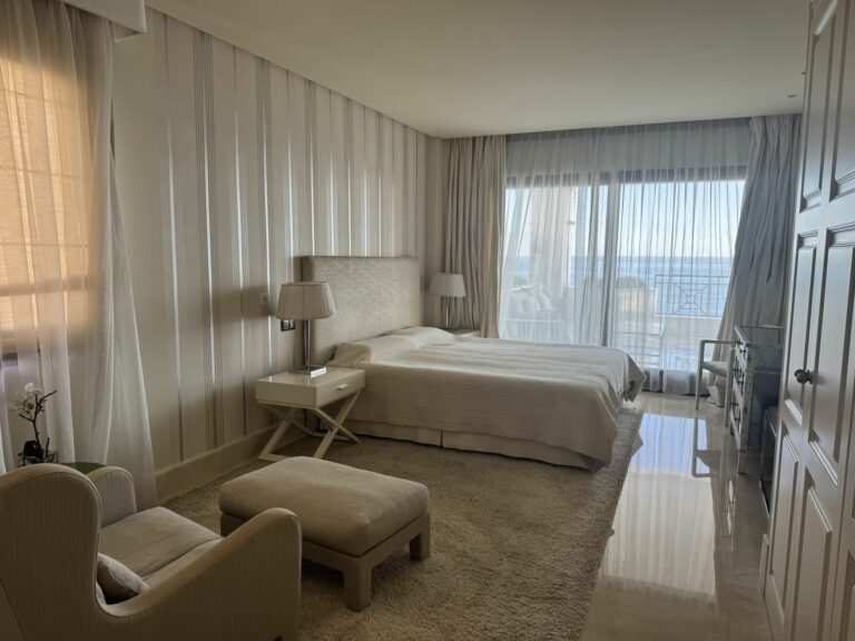 52dbb8b23dfa143af5aec47460f1f128 - 11