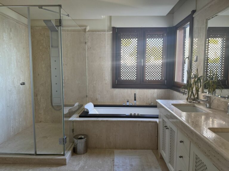 52dbb8b23dfa143af5aec47460f1f128 - 15