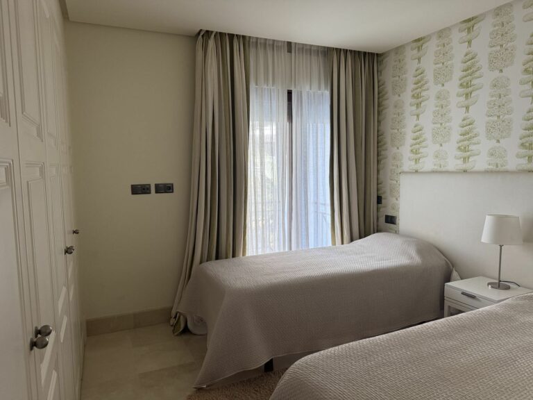 52dbb8b23dfa143af5aec47460f1f128 - 8