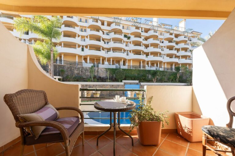 54a9414bd85b9a4858ad699374429b2c - 13