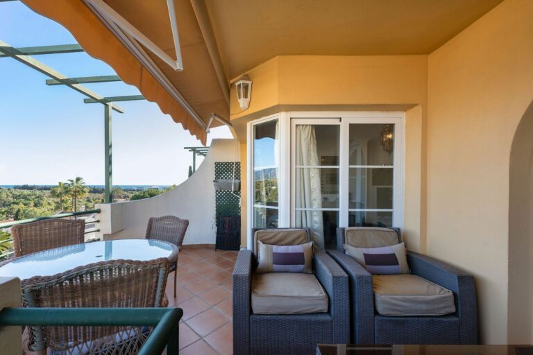 54a9414bd85b9a4858ad699374429b2c - 15