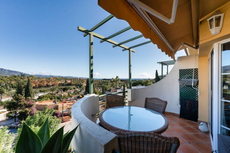 54a9414bd85b9a4858ad699374429b2c - 2