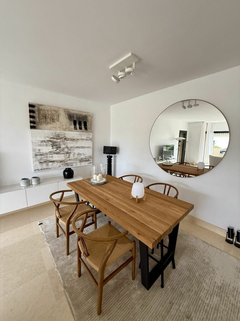 5546409c618dda8969bb7468c5a0f3ba - 1