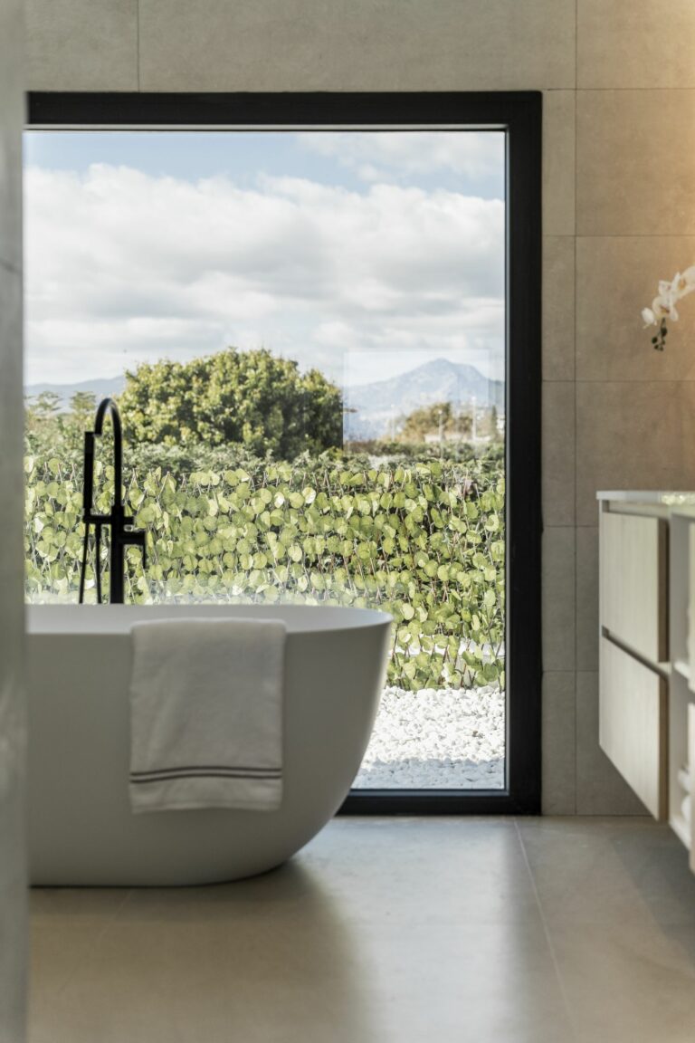 560da7ed4d513b08a11413ddffe5c6f2 - 13