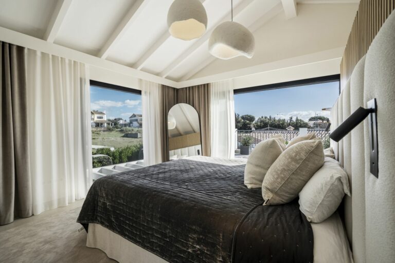 560da7ed4d513b08a11413ddffe5c6f2 - 15