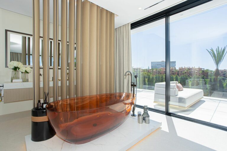 56fdc3d7e0159d69d3076d1f82ba1c3c - 13