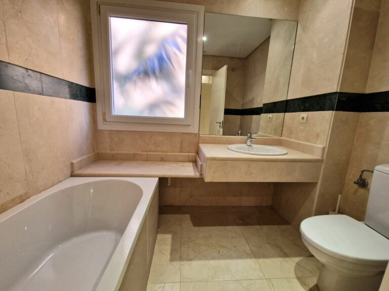 57c993f9b8546de11113444eec495343 - 13