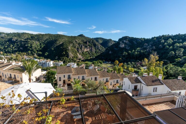 58e3353f9be46543c06cb0fc8b1b75b2 - 2