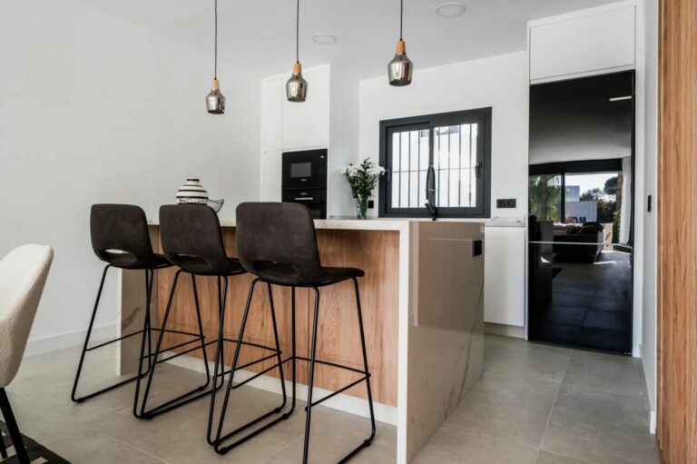 5a4e9779113261f418bd617cf2135f1b - 9