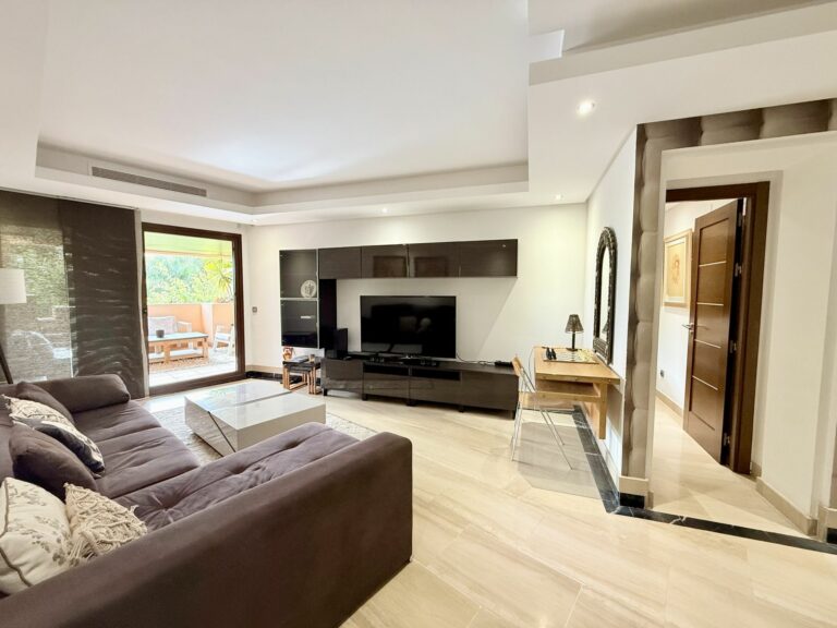 5ae4dec32439f4430ef6848322704d5b - 8