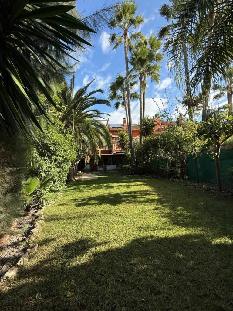 5b129221942482578068e3084b160c1a - 14