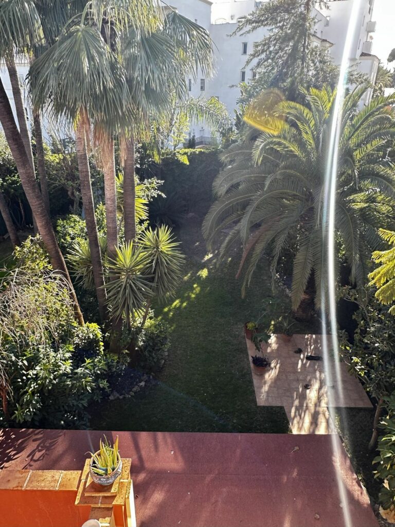 5b129221942482578068e3084b160c1a - 15