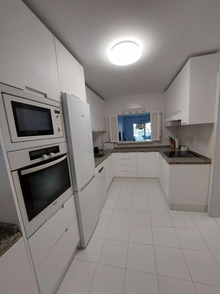 5c971d9b526111e9de55a2831cab4894 - 5