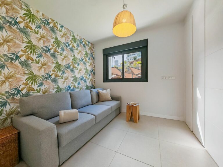 5dce201ea55813b1c52d07cd133280cb - 12