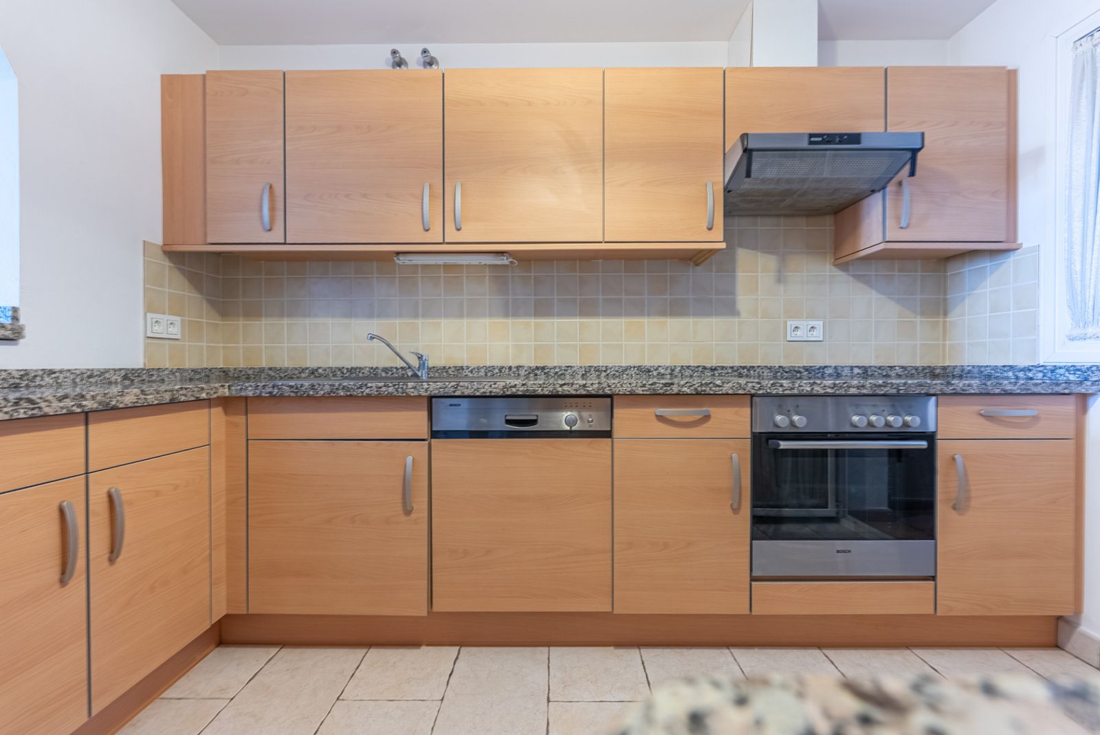 5e62a1c42e0755844da304a59461a353 - 10