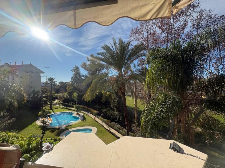 5f5bfaf4b6ed53befbf2a1df9108d24d - 4