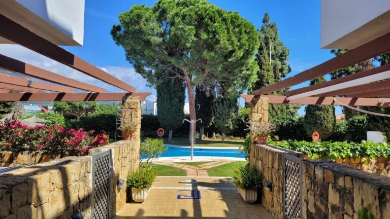 60e2c5b0f62cd6867b04d7c438386b19 - 12