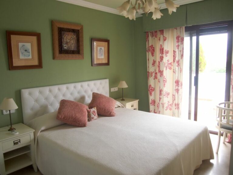 60e2c5b0f62cd6867b04d7c438386b19 - 9