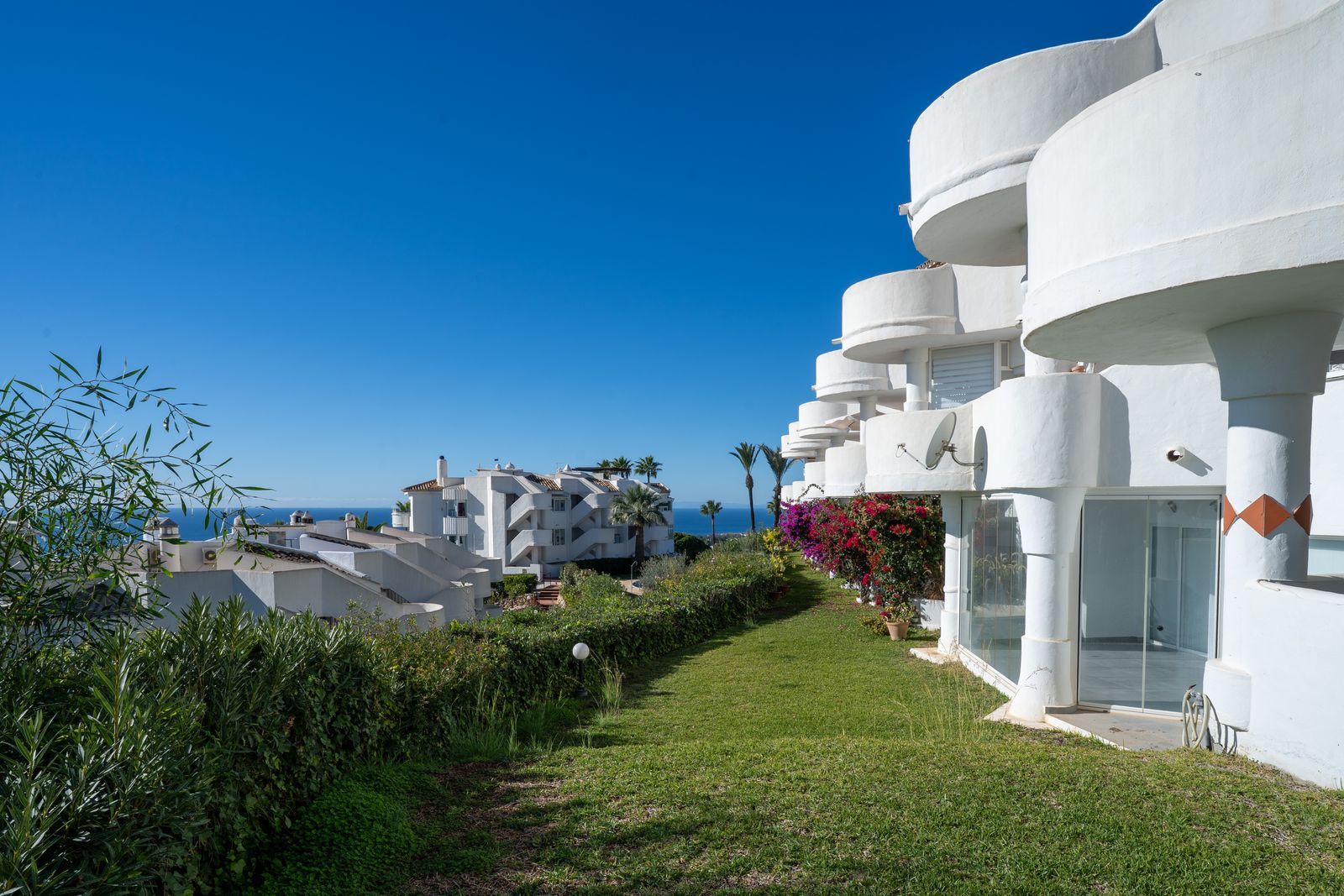 6397e21ca71f0698d3db8f6930519f2d - 12